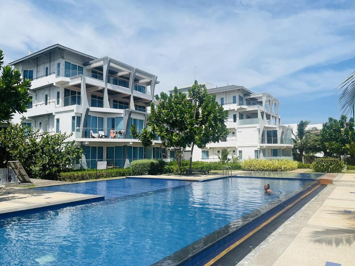Trincomalee Ocean Front Condos Bagian luar foto