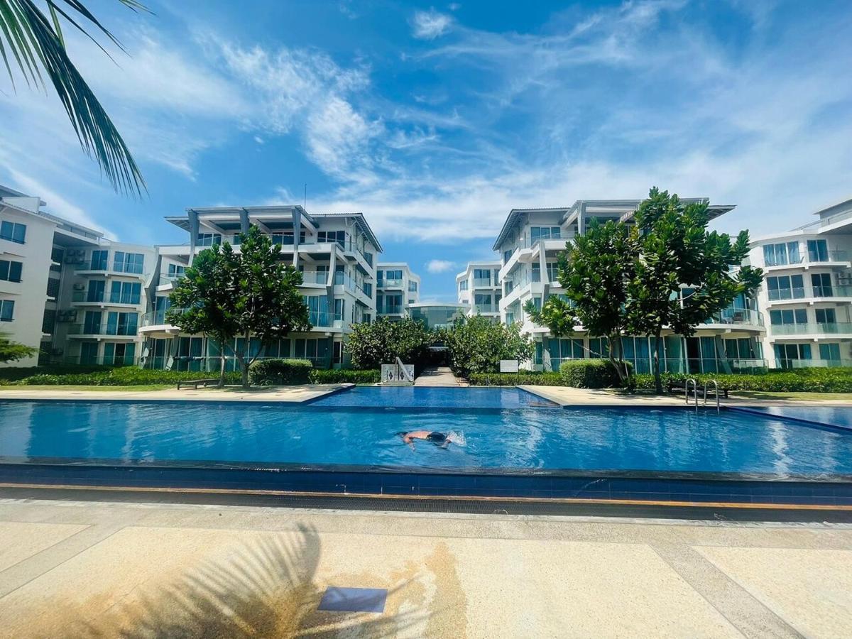 Trincomalee Ocean Front Condos Bagian luar foto