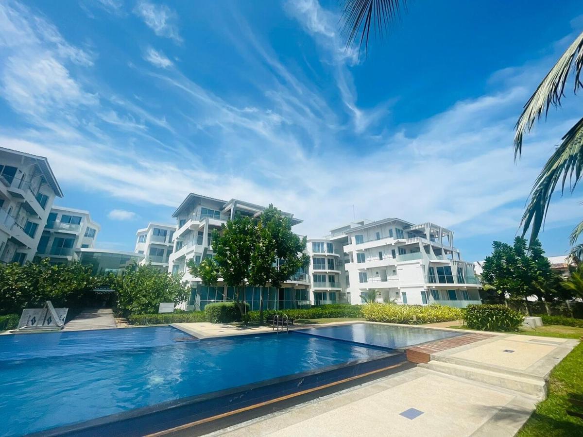 Trincomalee Ocean Front Condos Bagian luar foto