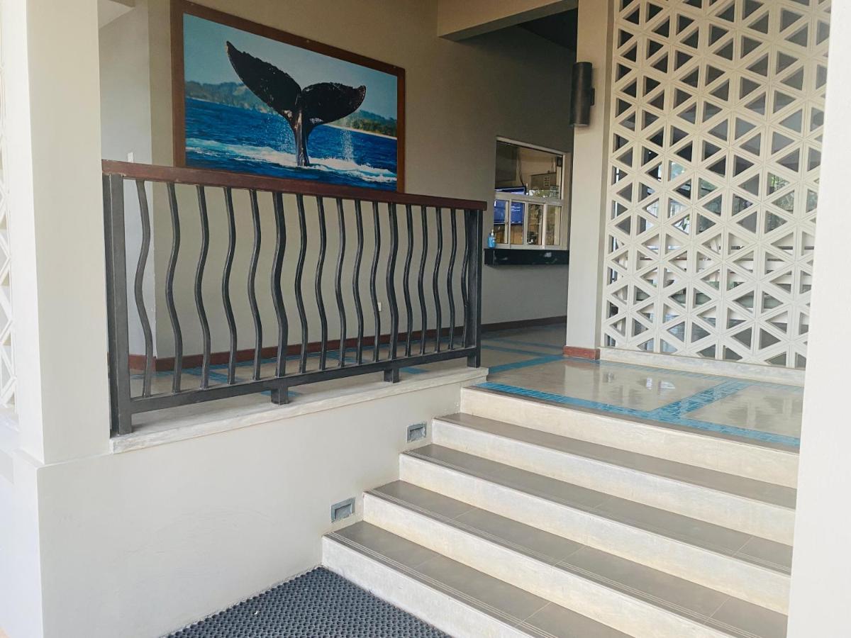 Trincomalee Ocean Front Condos Bagian luar foto