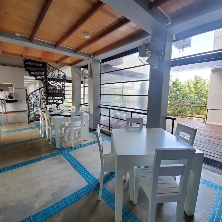 Trincomalee Ocean Front Condos Bagian luar foto